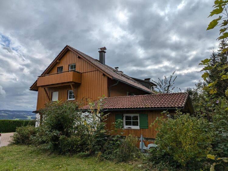 Schöne helle 3,5 Zi. DG Wohnung in Aussichtslage bei Lindenberg